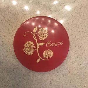 Besame Vanilla Powder 0.1oz never used!!